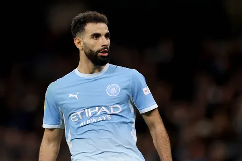 Es oficial: Argelia libera a Aït-Nouri, que volverá al Manchester City y no jugará ante Burundi
