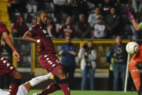 ¿Kendall Waston va para Alajuelense? Atención a lo que dijo el defensor [VIDEO]
