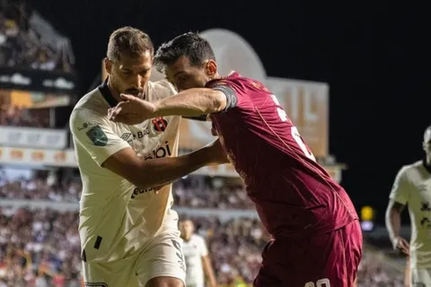 Alajuelense y Saprissa se vuelven a ver las caras.