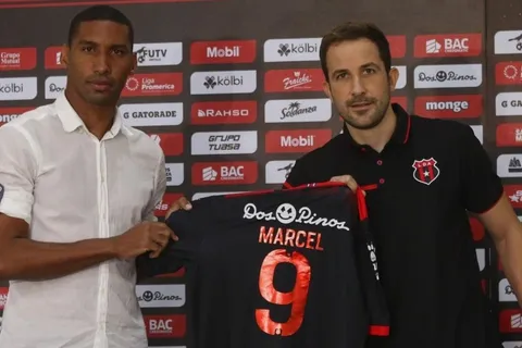 Finalmente Alajuelense convocó a conferencia y las preguntas abundan