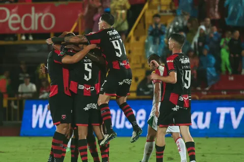 Alajuelense pone de rodillas a la Concacaf ante los ojos del mundo