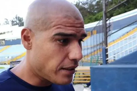 Douglas Sequeira habla muy bien de Guatemala