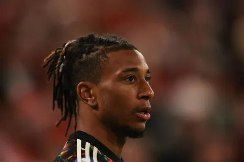 Real Madrid planearía un movimiento de €200 millones por Olise; Bayern buscaría retenerlo