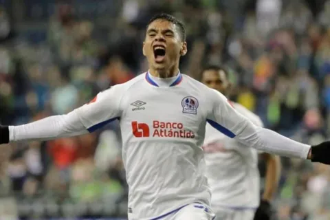 Olimpia revela diagnóstico de Carlos Pineda en parte médico oficial