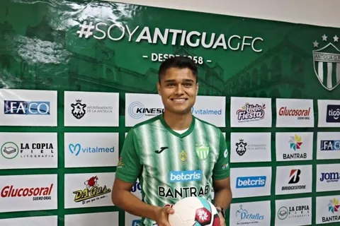 El contundente mensaje de Marcelo Saravia tras fichar por Antigua GFC