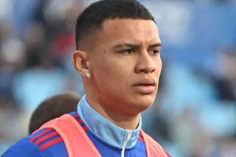 El sueño se aleja: Kervin Arriaga recibe inesperado y duro golpe en Zaragoza