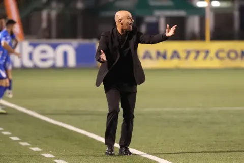 El cambio drástico que afrontará el Fantasma Figueroa para el siguiente partido de Comunicaciones
