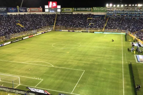 El estadio Cuscatlán fue sancionado