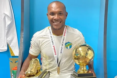 Juan Anangonó no continuaría en Comunicaciones