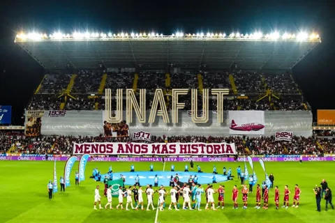 Unafut arremete contra Saprissa. (Foto: Saprissa)