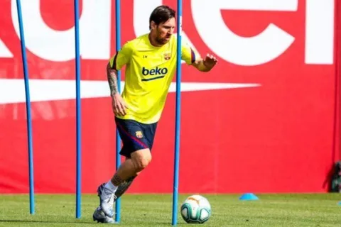 Con Lionel Messi a la cabeza, el Barcelona regresó a los entrenamientos