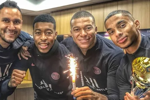 Keylor Navas realiza gran demostración de puntería y gana trofeo en el PSG