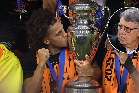“SIEMPRE FUE MEJOR”: “Tata” Martino enalteció al Houston Dynamo de Carrasquilla
