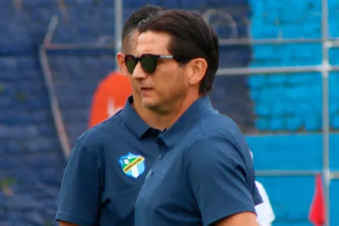 Ronald González y Comunicaciones reciben un fuerte golpe al perder a uno de sus referentes