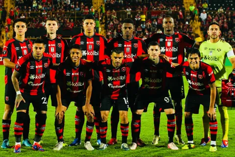 Guimaraes celebra un refuerzo clave en el momento más importante de Alajuelense