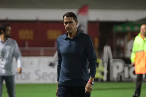 Alexandre Guimarães sufre por el trabajo que deberá hacer en Alajuelense. (Foto: ESPN)