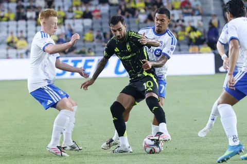 Brais Méndez en acción con Columbus Crew
