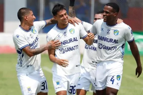 Comunicaciones anuncia la salida de un extranjero