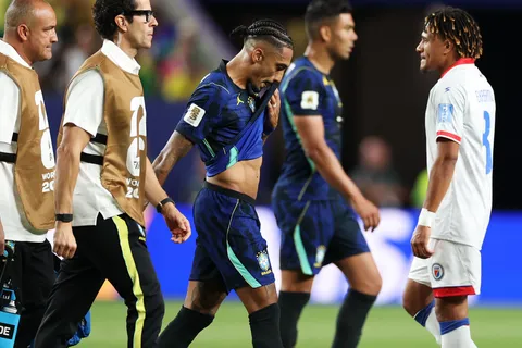 Raphinha sale lesionado en pleno Brasil vs. Haití por el Mundial 2026: qué le pasó al delantero del Barcelona