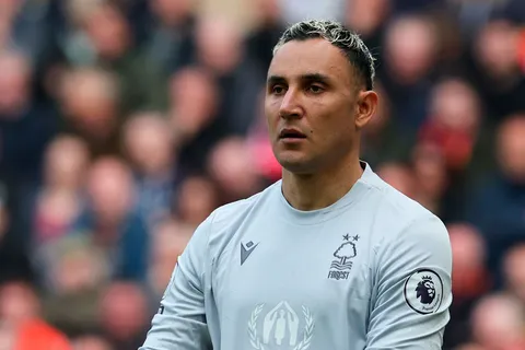 Keylor Navas celebra el mantener récord a nivel mundial