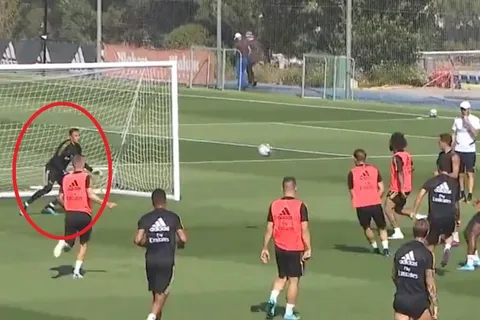 Keylor logra atajada increíble y en España no creen que sea el suplente del Madrid