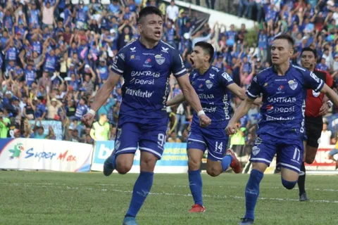 Cobán vence a Antigua y se pone en ventaja en la final de Guatemala