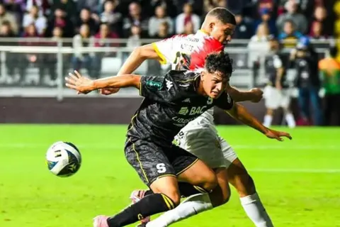 Saprissa y Herediano complicados. (Foto: Teletica)