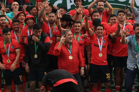 Municipal confirma el despido de dos futbolistas por indisciplina