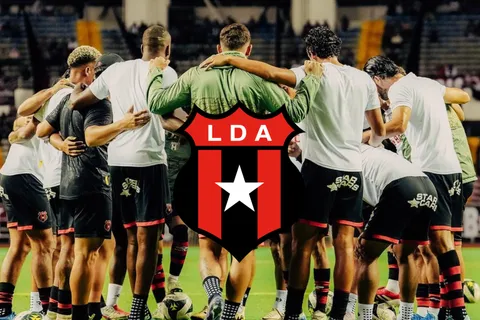 Alajuelense lo confirma: el anuncio sobre el futuro de una figura manuda que toma a la afición desprevenida
