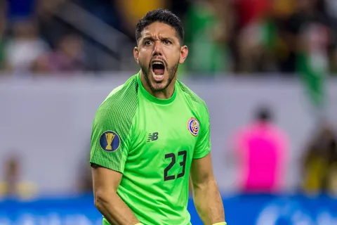 “Que se haga a un lado”: Leonel Moreira desafía a todos en la Selección Costa Rica