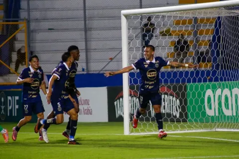 Motagua goleó a Alianza.