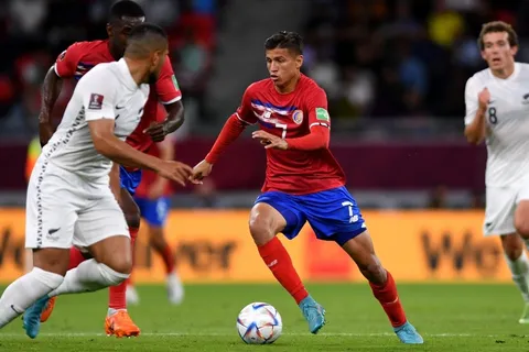 Anthony Contreras rechazó ofertas y se quedará todo el Apertura con Herediano