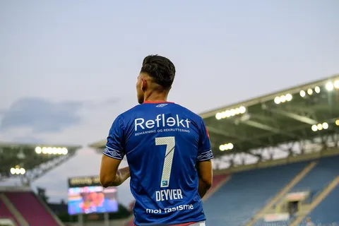 ¡Fichaje confirmado! Deyver Vega regresó al fútbol de Costa Rica