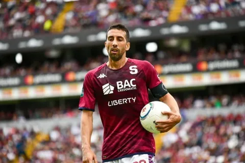 "Que FIFA lo castigue": Saprissa sufre por la impactante escalada en el conflicto de Mariano Torres