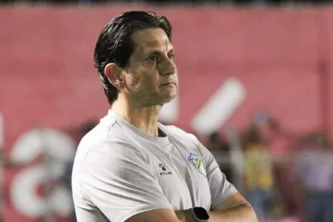 Los errores de Ronald González que provocan molestia en la afición de Comunicaciones