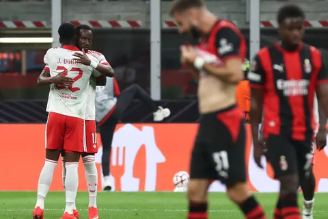 Benfica venció 2-0 al AC Milan como visitante en la UEFA Europa League