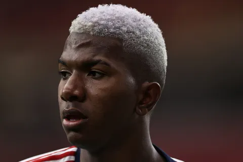 Qué hizo Jeyland Mitchell para ganar sus primeros millones de euros