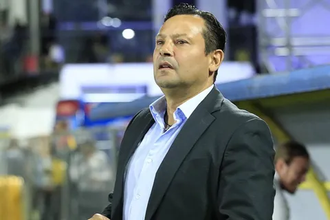 "Es una irresponsabilidad": Jeaustin Campos fue muy duro con uno de sus jugadores