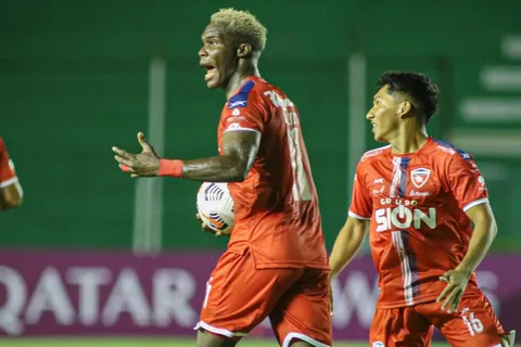 Rubilio Castillo se estrena con gol en la Copa Libertadores
