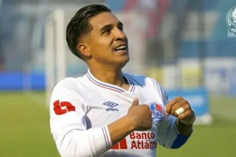 Le quitan el salario: la noticia que involucra a Michaell Chirinos y sorprende a todos en Honduras