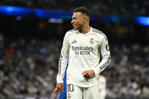 Mbappé responde a la comparación con Dembélé y Raphinha: “Yo meto más goles que ellos”