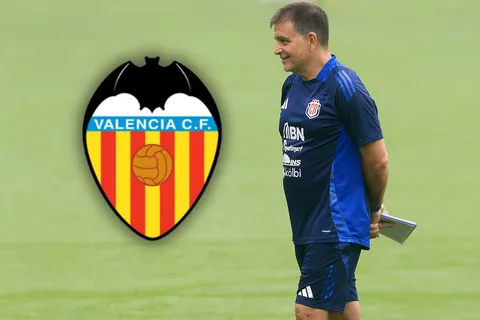 Es español, dirigió a Valencia y suena como el reemplazante de Claudio Vivas en La Sele