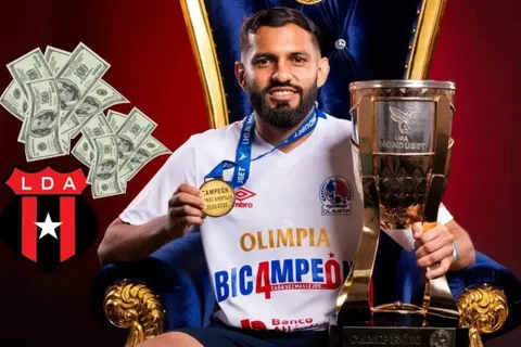 Jorge Álvarez se aleja de Alajuelense.