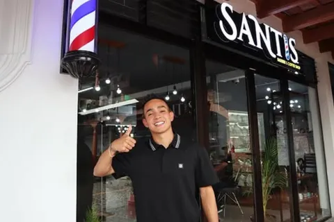 Óscar Santis, entre café y cortes de pelo: así es el negocio con el que el goleador de Guatemala sorprende fuera del fútbol