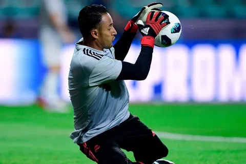 En Madrid aseguran que Florentino Pérez pretende salir de Keylor