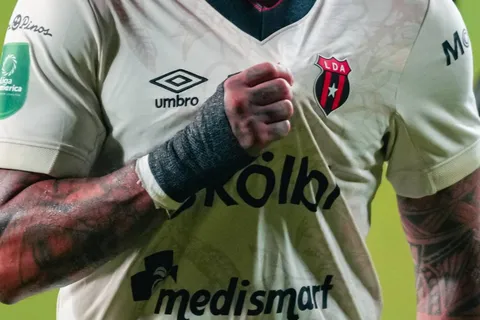 Alajuelense sorprende a los manudos. (Foto Alajuelense)