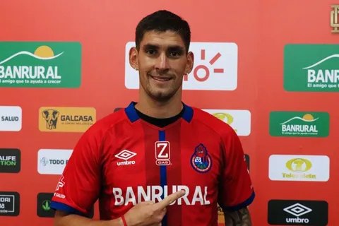 Gustavo Britos tras fichar con Municipal de Guatemala: “No dudé en ir a un equipo grande”