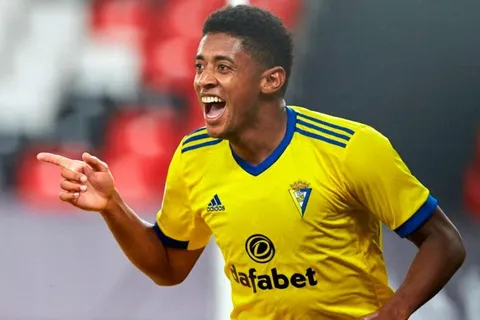 Anthony "Choco" Lozano le da la victoria al Cádiz con brillante jugada [VIDEO]