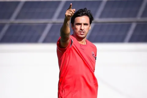 Alajuelense devela el trabajo de Bryan Ruiz.