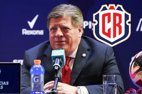 Primera sorpresa: el Piojo Herrera recibe una noticia que lo condiciona en la Selección de Costa Rica